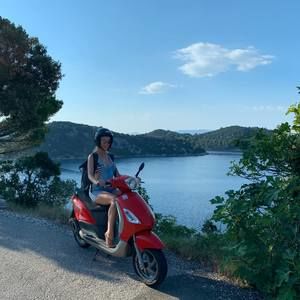 Meet your Posher, Valerie